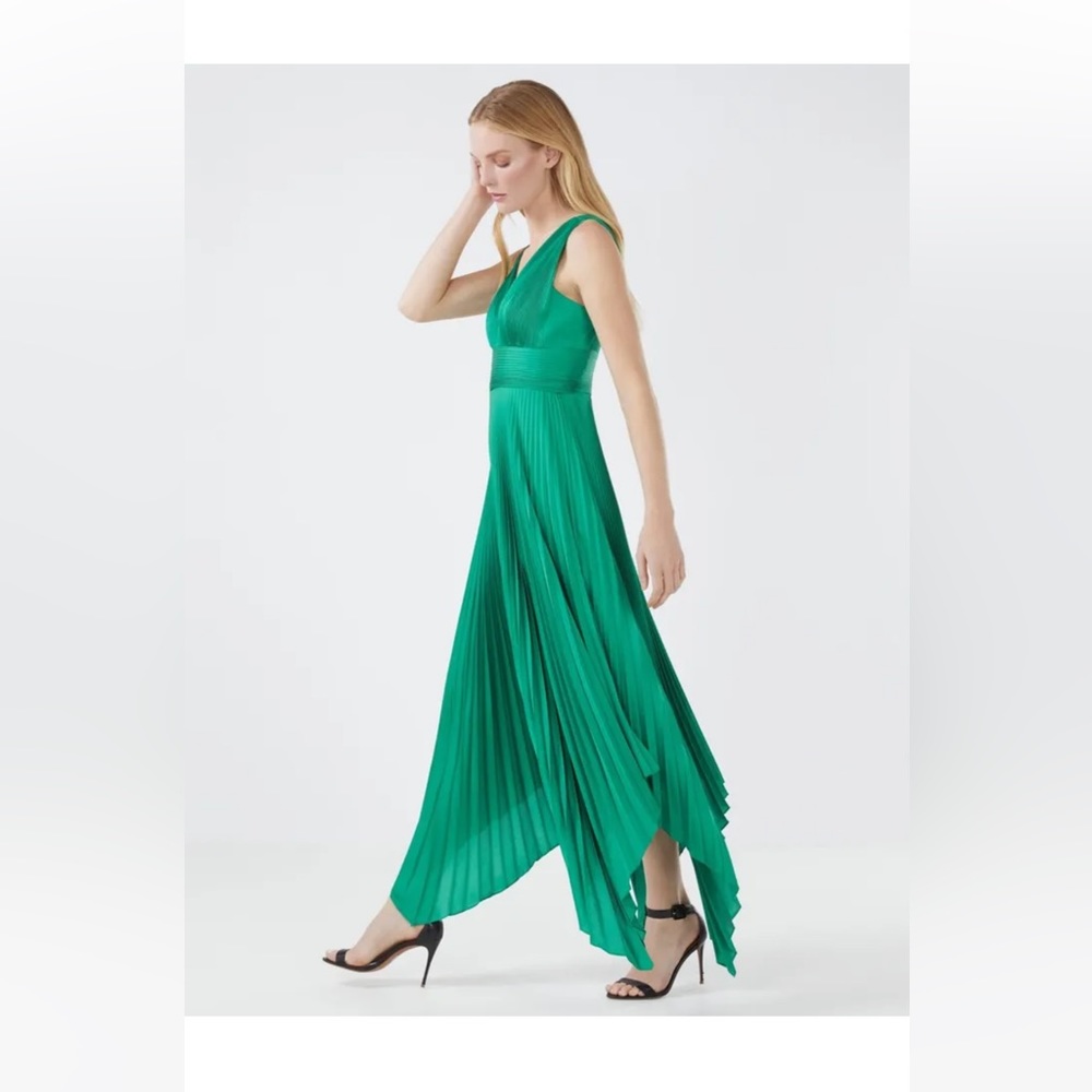 NWT BCBG Maxazria Natalia Satin V Neck Pleated Dress Green 8